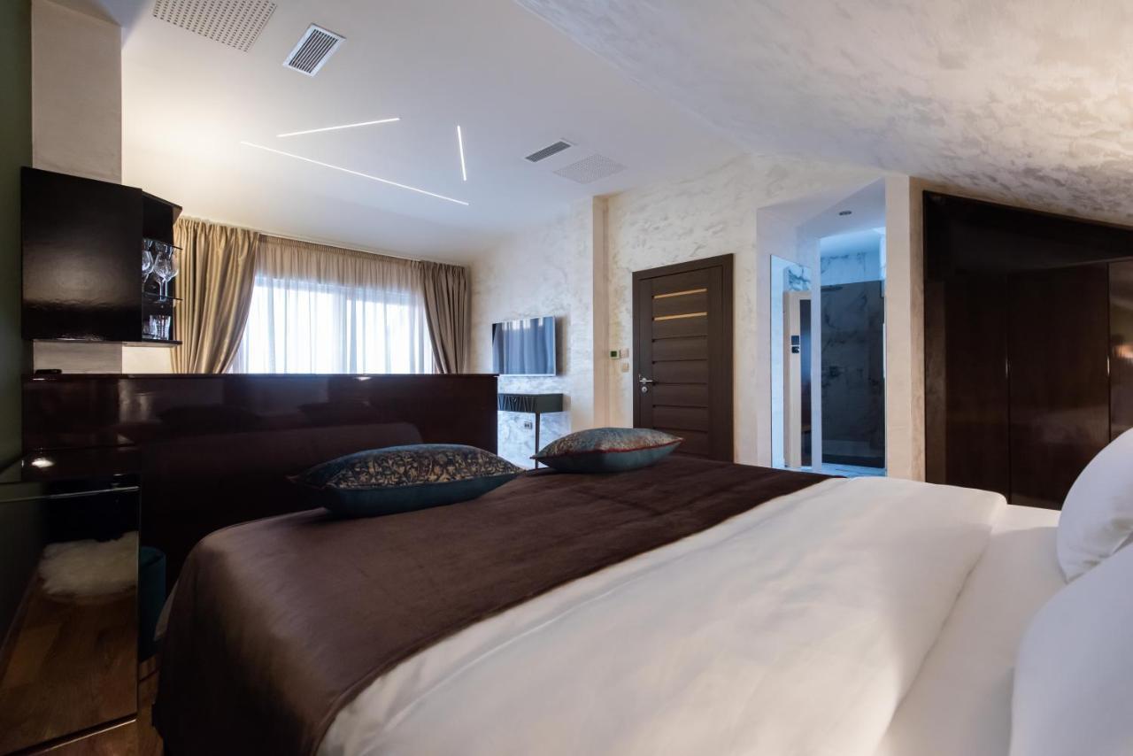 Suites Kod Guste Sukosan Exterior photo